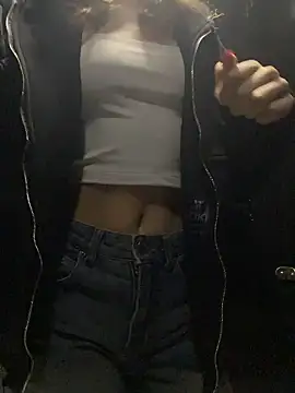 QuitieLia online show from January 9, 8:30 am