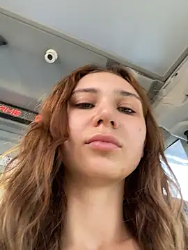 QuitieLia online show from July 18, 8:17 am