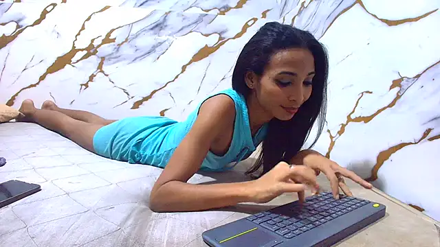 luciana daza online show from March 8, 2:04 am