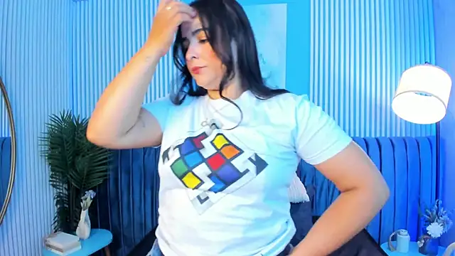 taylor bennet online show from October 11, 6:43 pm