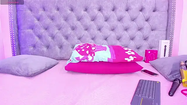 Sofia Girl  online show from September 11, 8:36 am