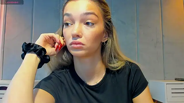 Snapshot of Sassy_Teen chatting on September 9, 8:36 am Sassy Teen online show from September 9, 8:36 am