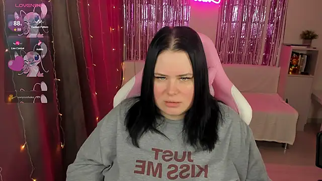 Akemi BBW online show from May 1, 9:45 am