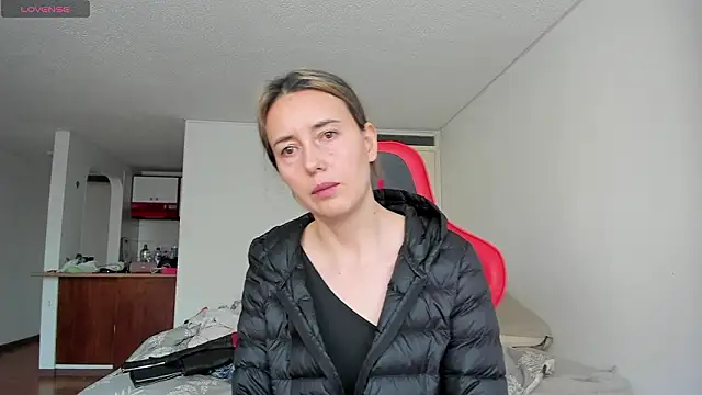 zoe jeane beker online show from March 11, 10:23 pm