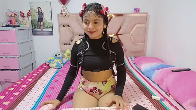 Winnifer Gonzal online show from April 25, 3:53 am