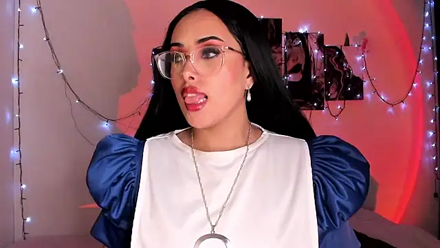 willow poisson online show from November 29, 5:50 pm