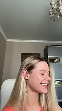 JessIsLove online show from July 3, 7:47 am