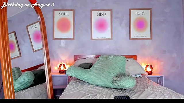 AliceBanks online show from July 28, 2:13 pm
