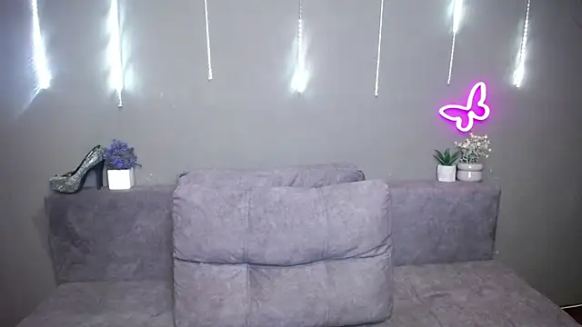 StacyYellig online show from February 24, 8:40 pm