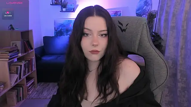 CoralineKeyns online show from February 13, 6:15 am