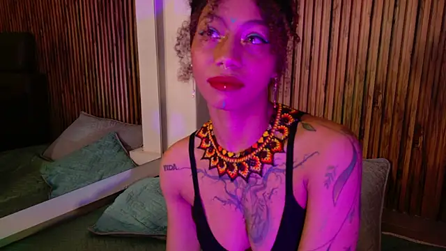 daiana curly online show from October 19, 8:00 pm