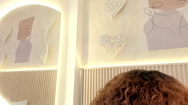 daiana curly online show from July 14, 8:35 pm