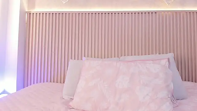 daiana curly online show from October 25, 8:05 pm