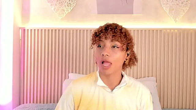daiana curly online show from June 28, 3:46 am