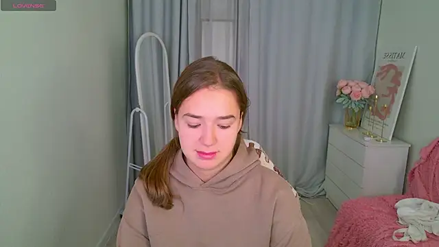 LovelyJessie online show from November 10, 1:39 pm