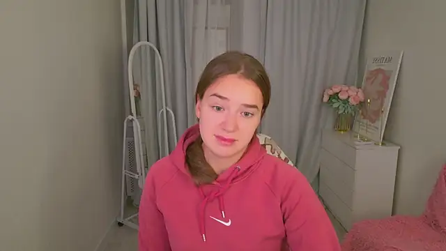 LovelyJessie online show from November 17, 1:45 pm