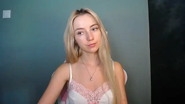 LuciaYoung online show from June 13, 12:35 pm