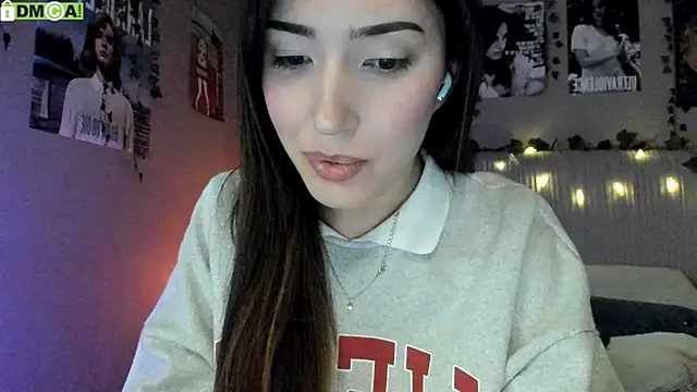 Snapshot of Anisawithlove chatting on October 16, 8:06 am Anisawithlove online show from October 16, 8:06 am