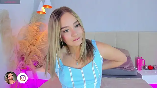 sofia pamela online show from December 18, 7:40 pm