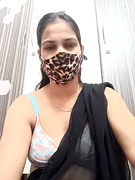 indianliza online show from December 22, 6:05 am