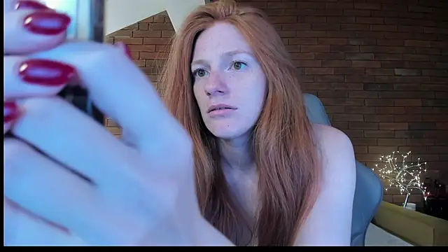 Snapshot of Aliceginger99 chatting on September 16, 4:15 pm Aliceginger99 online show from September 16, 4:15 pm