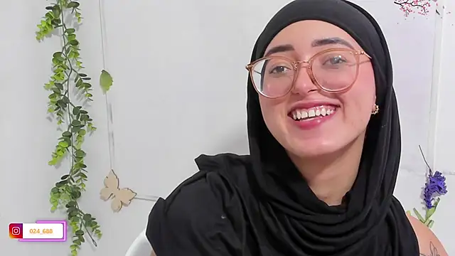 Snapshot of aysel_elid chatting on September 28, 10:59 pm aysel elid online show from September 28, 10:59 pm