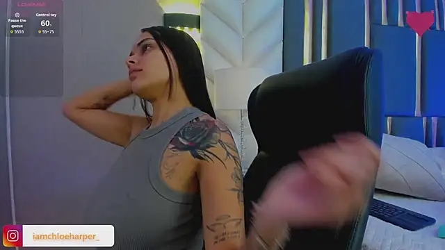 ChloeHarper  online show from July 1, 12:04 pm