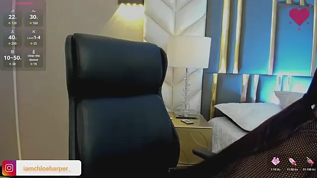 ChloeHarper  online show from July 31, 12:06 pm