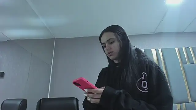 ChloeHarper  online show from February 9, 11:34 am