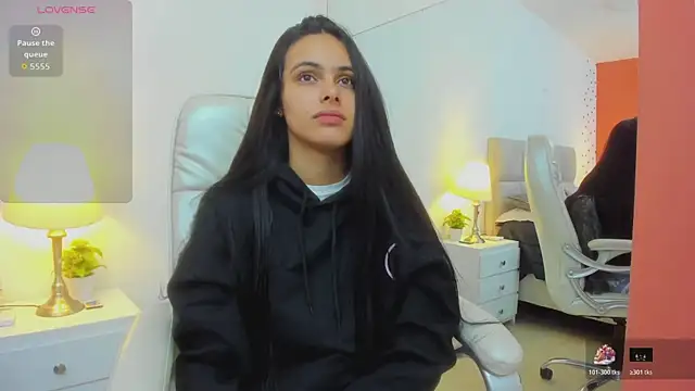 ChloeHarper  online show from November 25, 12:51 pm