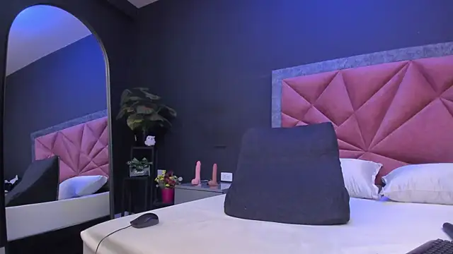 mia milff online show from July 30, 7:37 pm