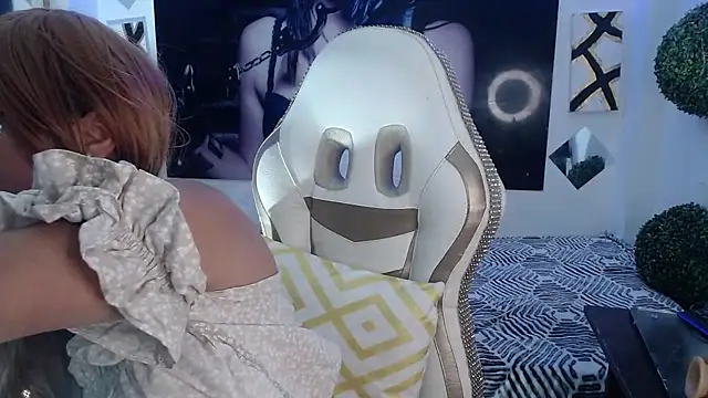 perlasharick 3 online show from March 3, 12:05 am