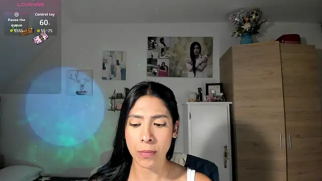 VeronikaOlsen online show from October 28, 1:33 am