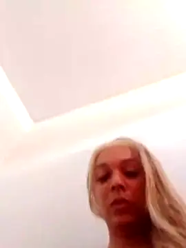 transgirl26 online show from June 1, 5:36 pm