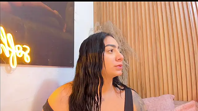 sofhiaa adaams online show from June 4, 11:20 pm
