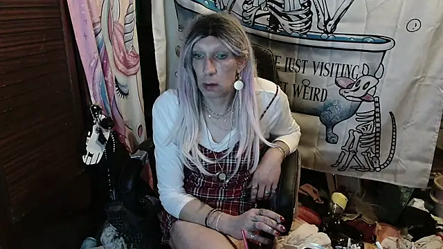 Ombeline1 online show from March 5, 6:15 pm