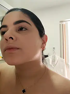 Lia Hurley online show from November 1, 6:12 pm