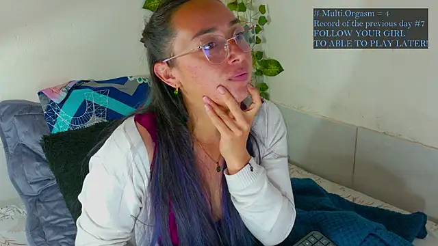 Hot Candy  online show from July 7, 6:47 am