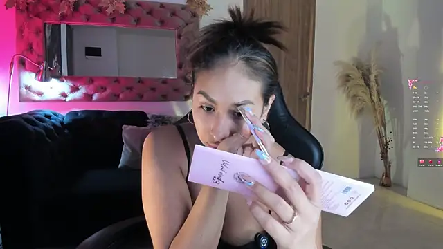 AmelyaMann online show from June 25, 1:02 pm