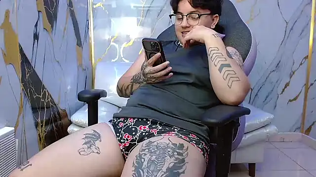 isabeautyx19 online show from June 14, 1:58 am