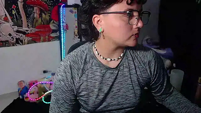isabeautyx19 online show from July 1, 1:49 am