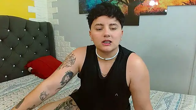 Snapshot of isabeautyx19 chatting on October 18, 2:14 am isabeautyx19 online show from October 18, 2:14 am