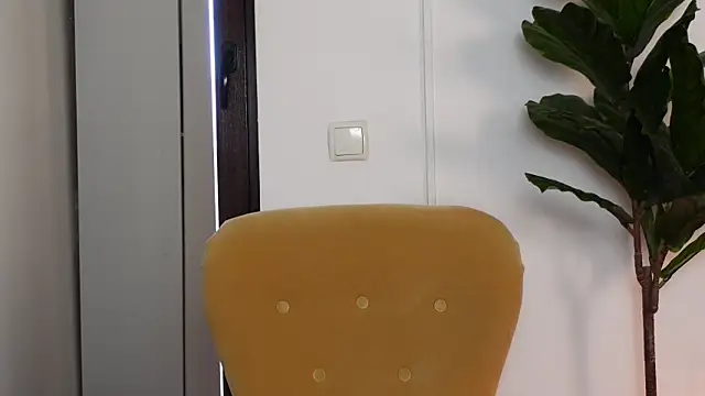 NinaCrystal1 online show from December 16, 9:15 am