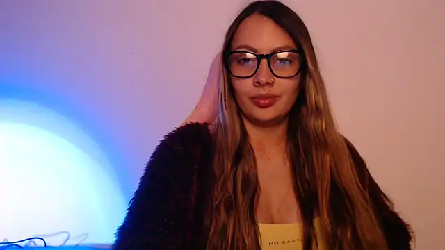 lalawhitte online show from December 1, 9:50 pm