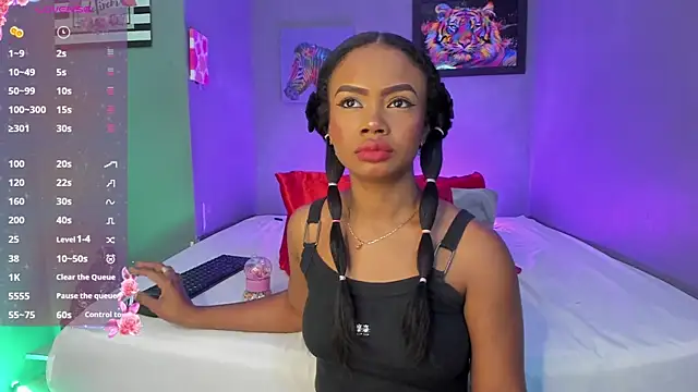 Snapshot of EmmaSmith06 chatting on October 20, 5:05 pm EmmaSmith06 online show from October 20, 5:05 pm