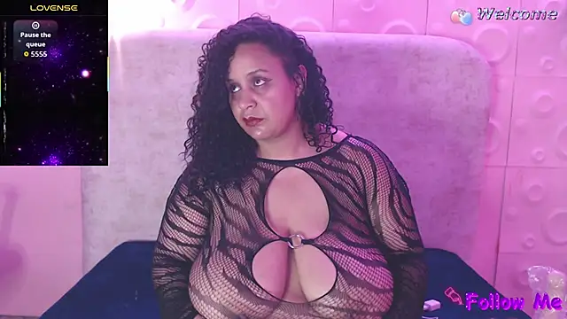 Danielaa a online show from February 5, 11:19 pm