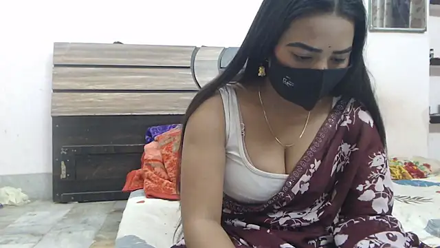 wildbabes online show from November 23, 6:31 pm