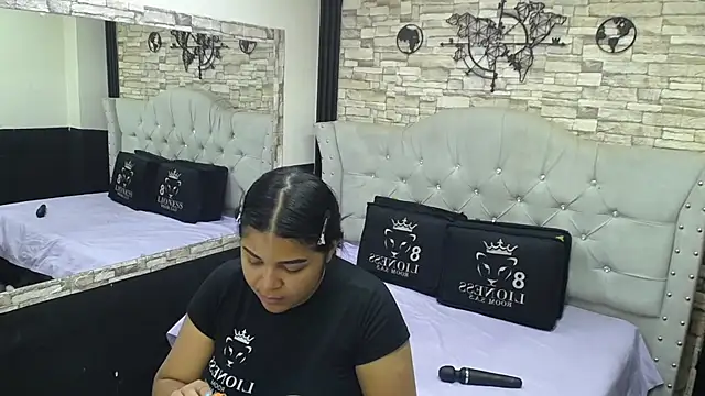 sia cavad online show from December 4, 1:13 pm