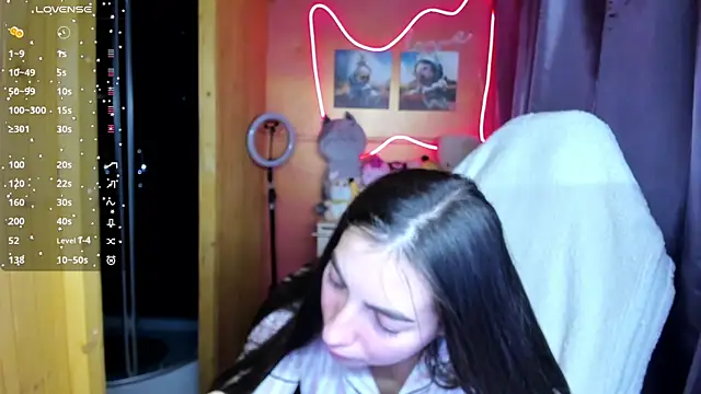 Fiery Brunette  online show from October 11, 8:52 am