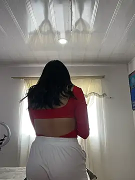 hannahb-e online show from June 18, 5:51 pm